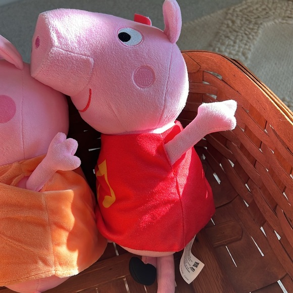 Plush Peppa Pig Family (singing peppa!) - Picture 5 of 6